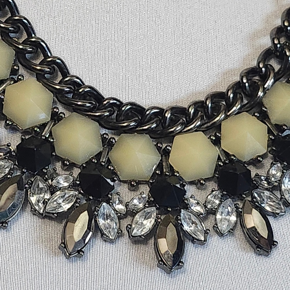 LOFT Statement Necklace Chain Black Cream Clear Rhinestone Jewel Fashion‎ - Picture 3 of 8